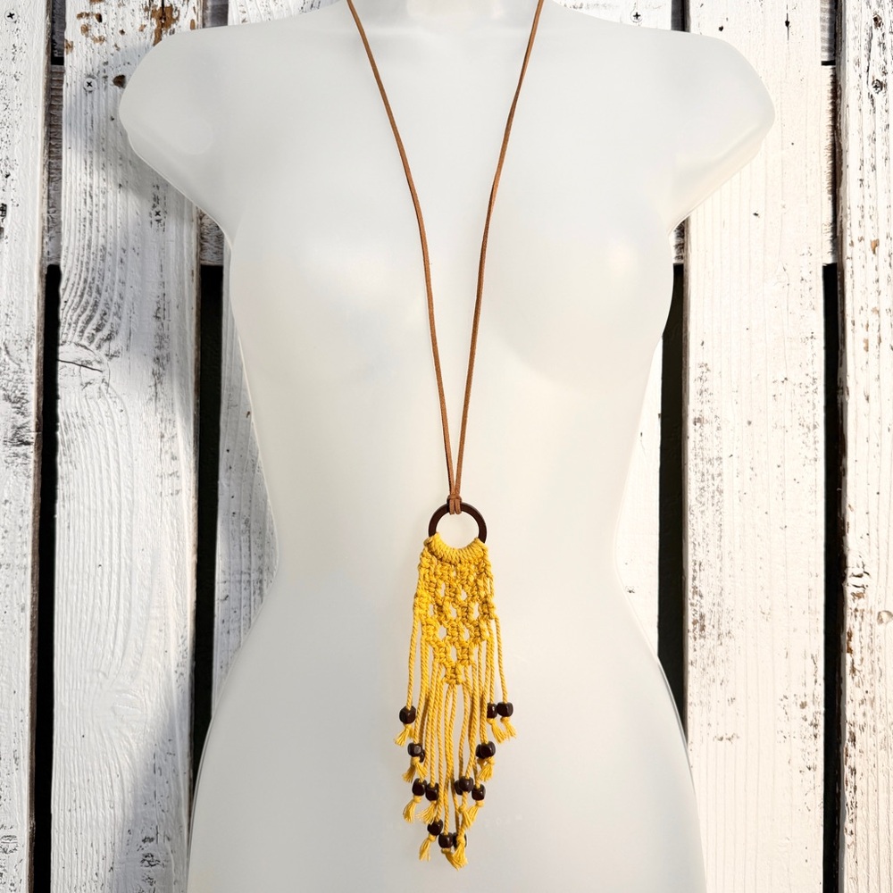 VTG Hippie Boho Macrame Pendant Necklace Wood Bead Fringe Leather Yellow Cottage